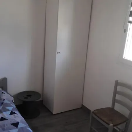 Prázdninový dům Maison Climatisee Avec Jardin. *